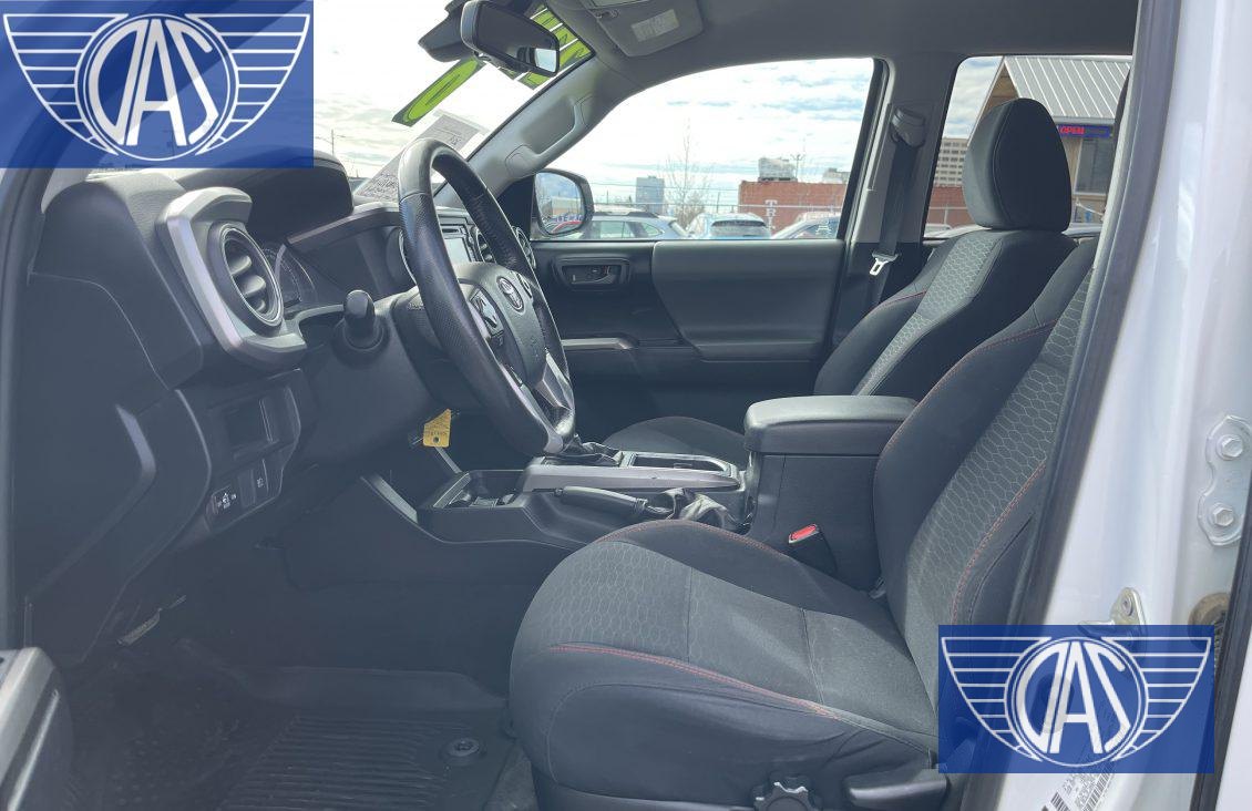 2019 TOYOTA Tacoma SR5 — photo 4