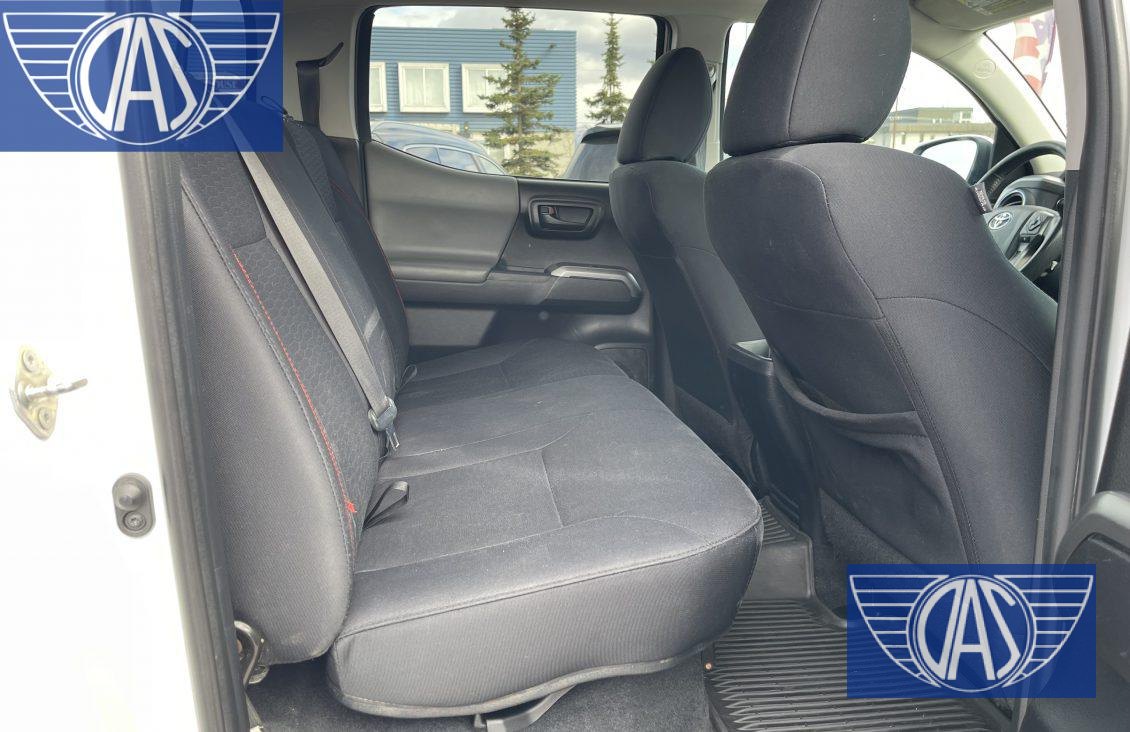 2019 TOYOTA Tacoma SR5 — photo 13