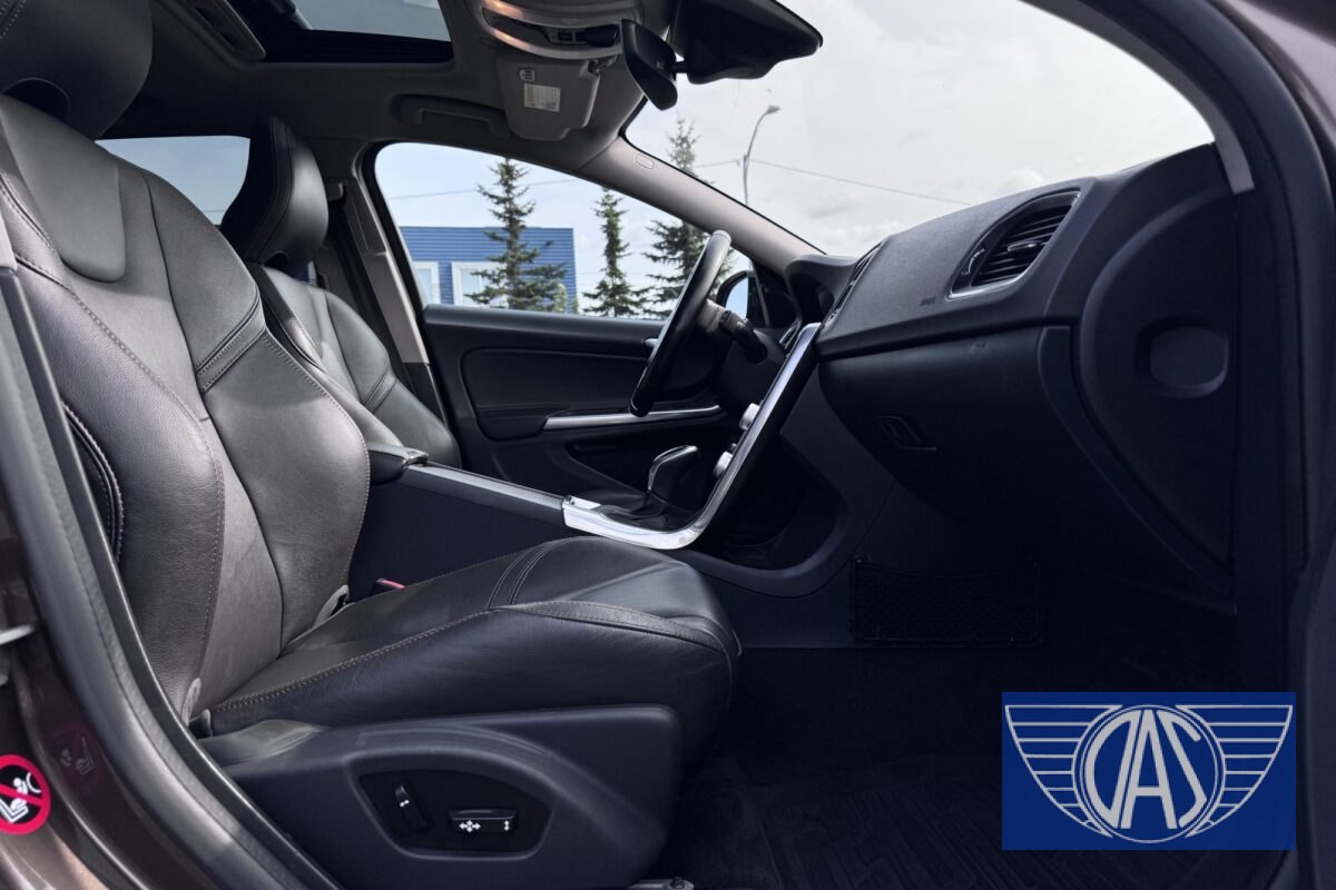 2016 VOLVO V60 Cross Country T5 AWD — photo 13