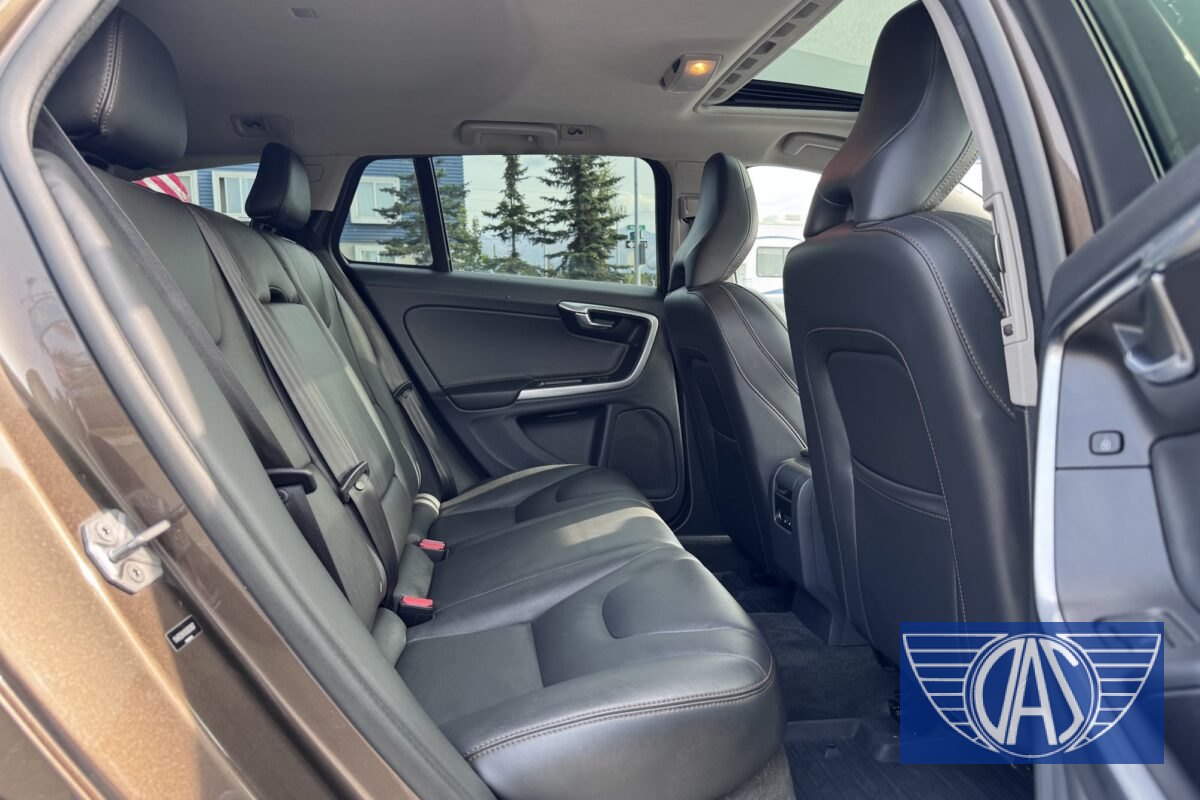 2016 VOLVO V60 Cross Country T5 AWD — photo 14