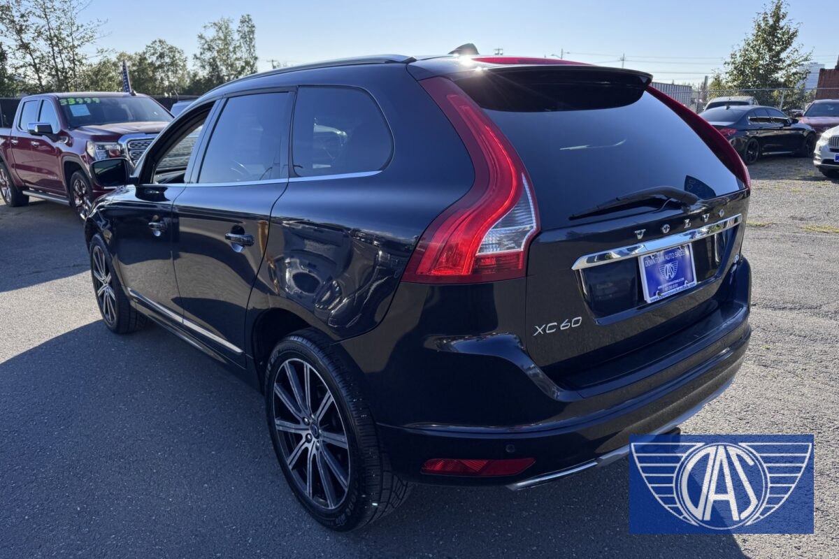 2017 VOLVO XC60 Inscription — photo 6