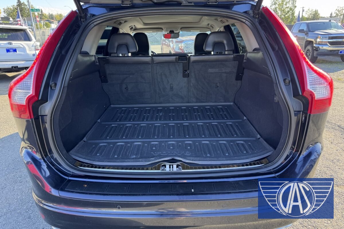 2017 VOLVO XC60 Inscription — photo 7
