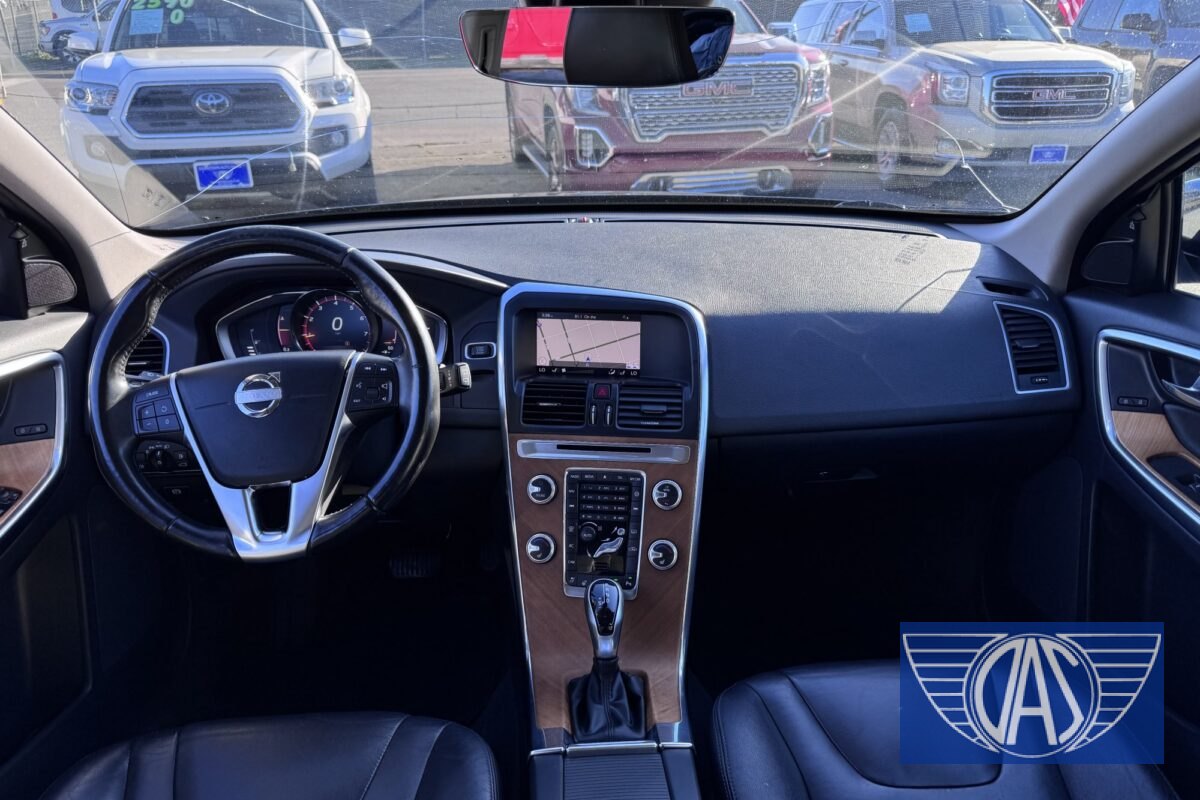2017 VOLVO XC60 Inscription — photo 11