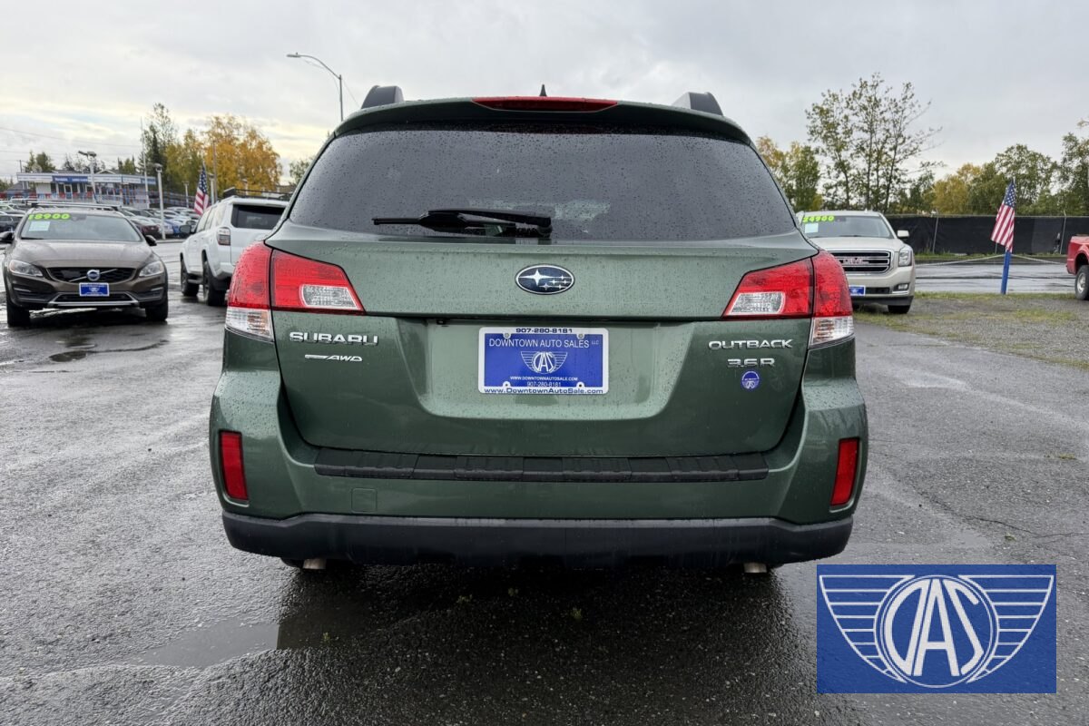 2012 SUBARU Outback AWD Limited — photo 4