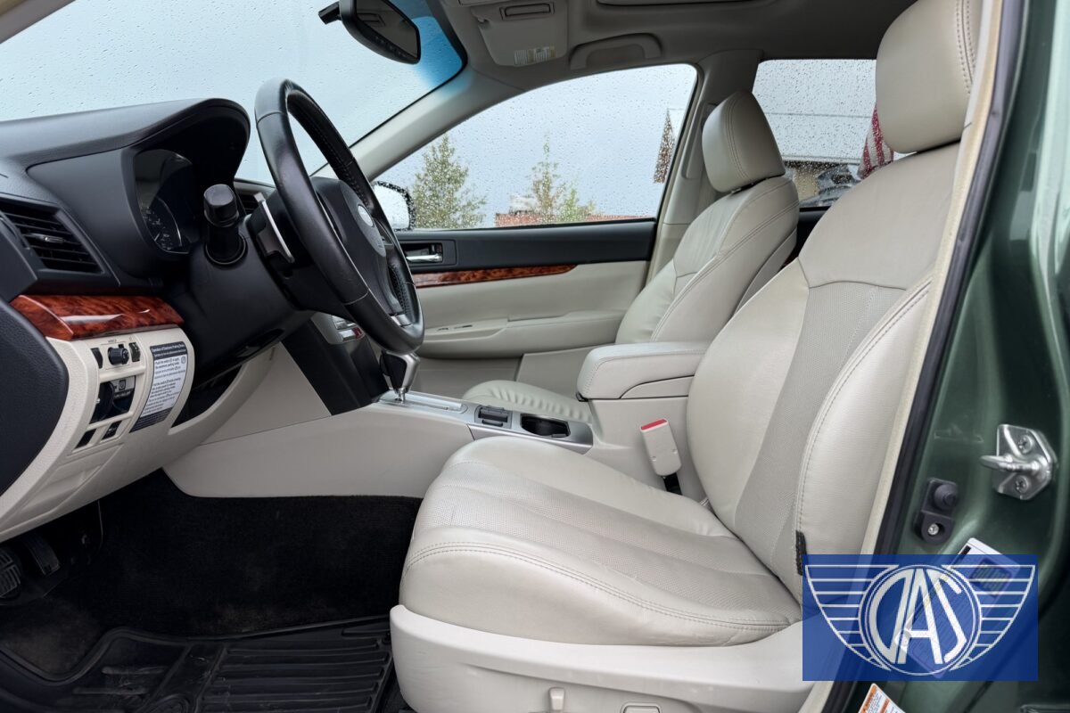 2012 SUBARU Outback AWD Limited — photo 6