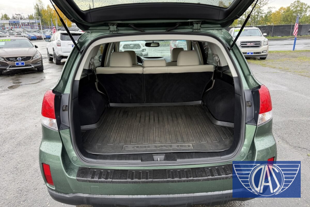 2012 SUBARU Outback AWD Limited — photo 8