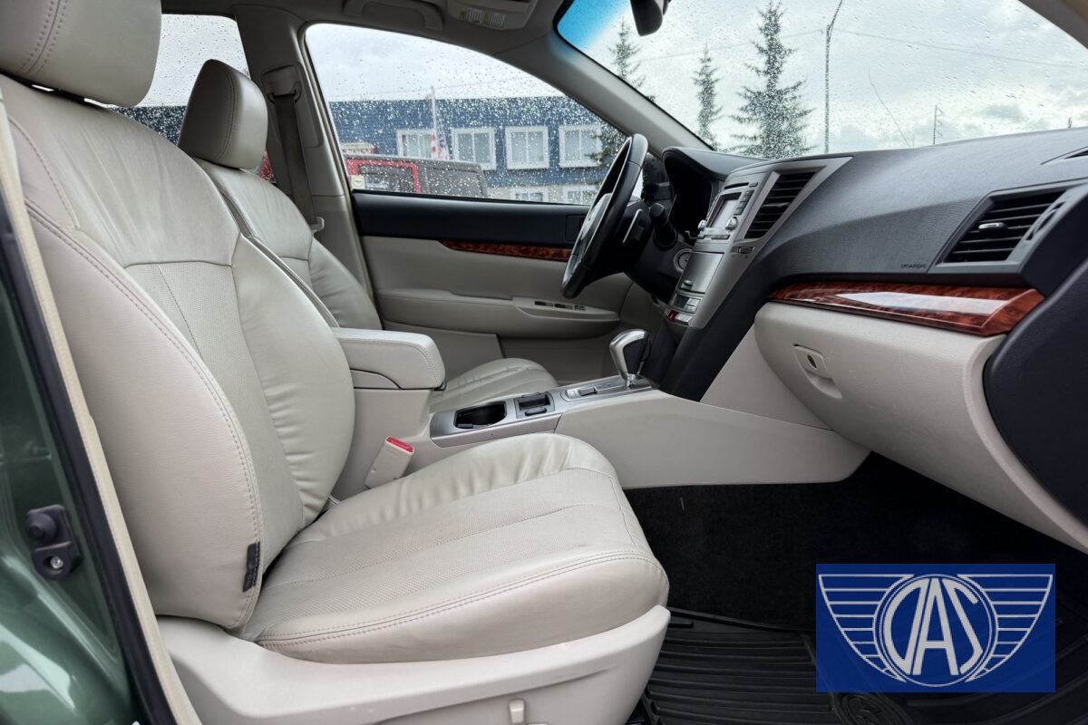 2012 SUBARU Outback AWD Limited — photo 10